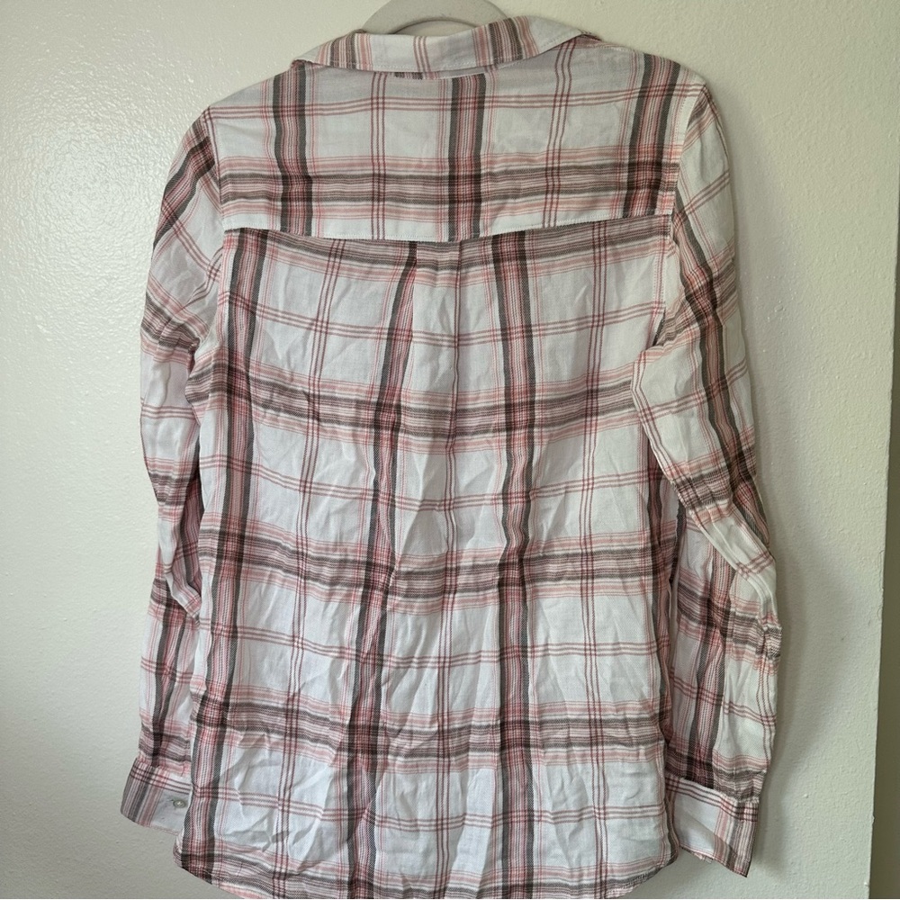 Women’s Jessica Simpson Pink and White Plaid Button-Up Shirt - Picture 4 of 6